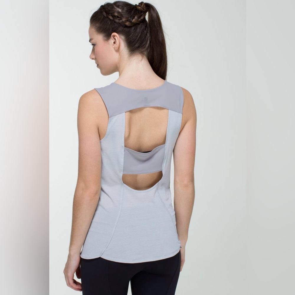 Lululemon Run Righteous Tank
Heathered Light Grey / Ambient Grey